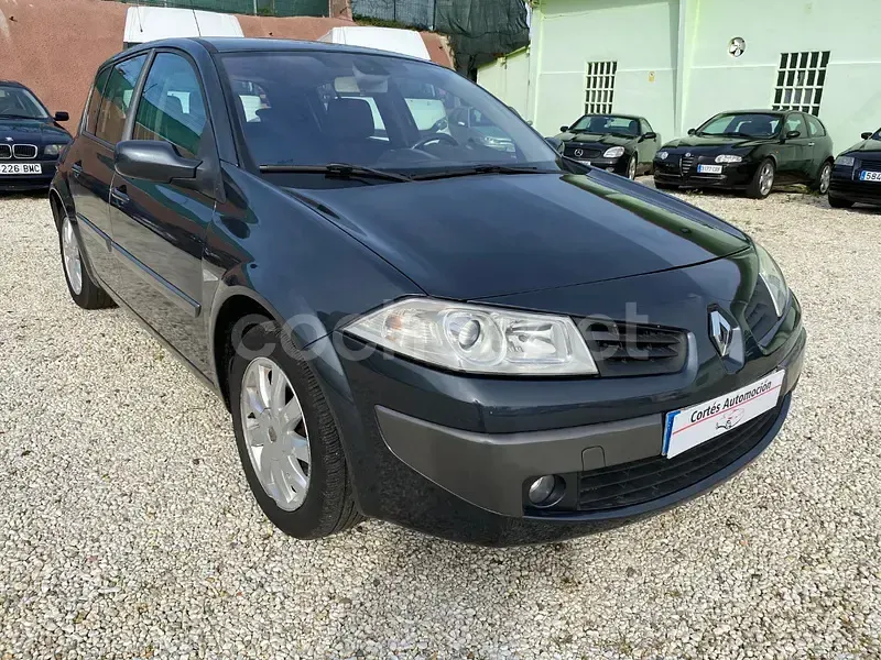 Usado Renault Mégane Expression 130 CV (95 kW) 2007 Gris / plata Berlina