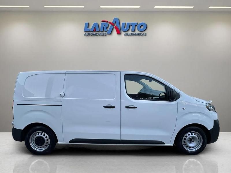 Usado Citroën Jumpy 100 CV (73 kW) 2022 Blanco Monovolumen