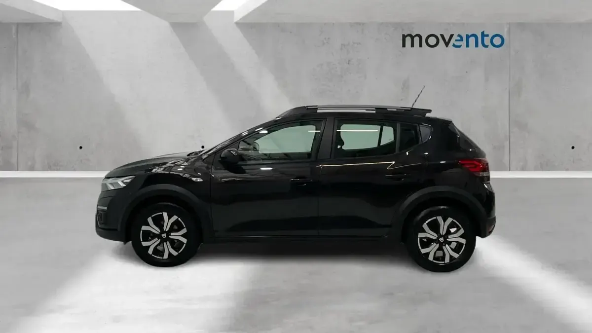 Usado Dacia Sandero Expression 91 CV (66 kW) 2022 Negro Berlina