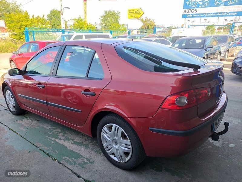 Usado Renault Laguna III 110 CV (80 kW) 2007 Rojo Berlina