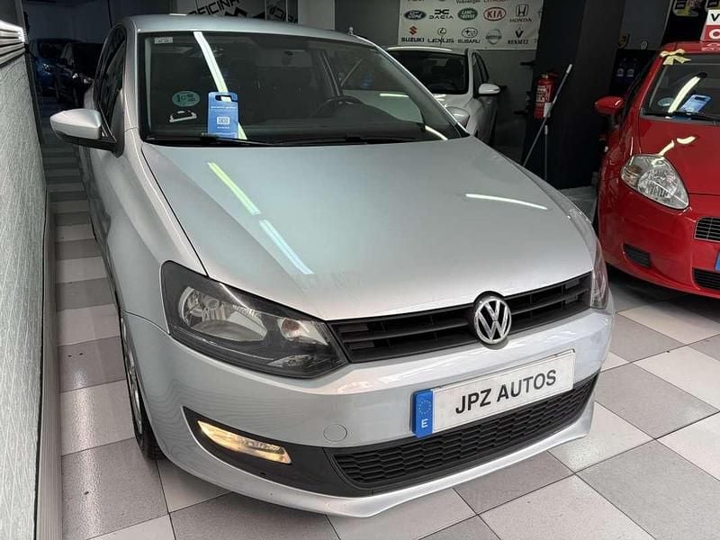 Usado VW Polo Advance 69 CV (50 kW) 2013 Gris Utilitario