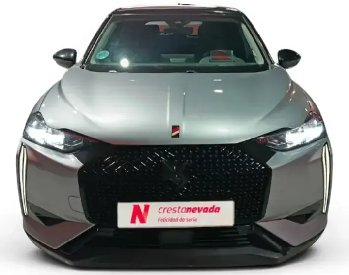 Usado DS Automobiles DS3 Crossback Performance 131 CV (96 kW) 2023 Gris / plata SUV