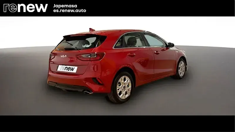 Usado Kia Ceed 100 CV (73 kW) 2022 Rojo Utilitario
