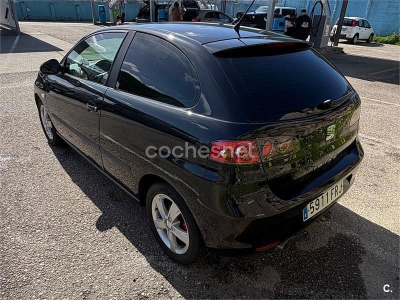 Usado Seat Ibiza Sport 105 CV (77 kW) 2007 Negro Utilitario