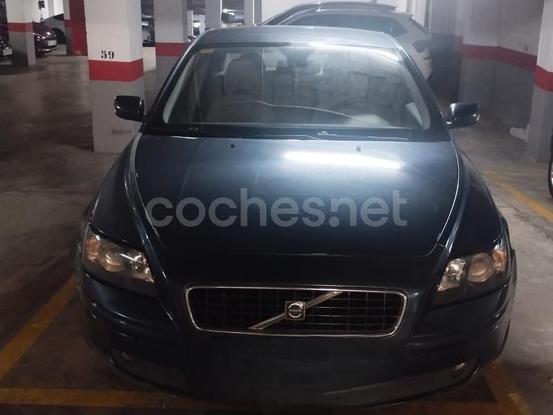 Azul Usado 2005 Volvo S40 Momentum Berlina | 2890 € (Precio justo) - Imagen 1/4