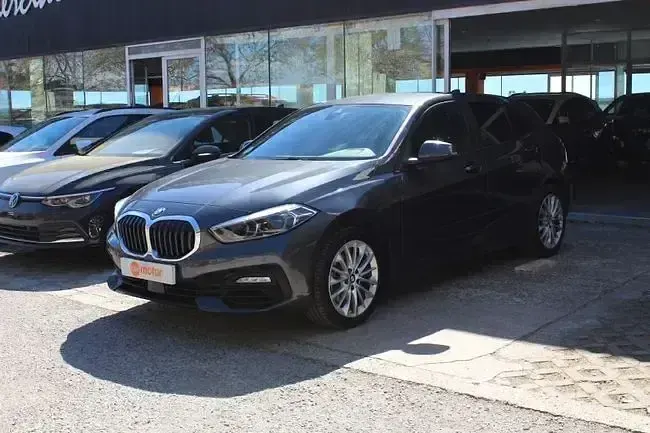 Usado BMW 118 136 CV (100 kW) 2021 Gris Utilitario