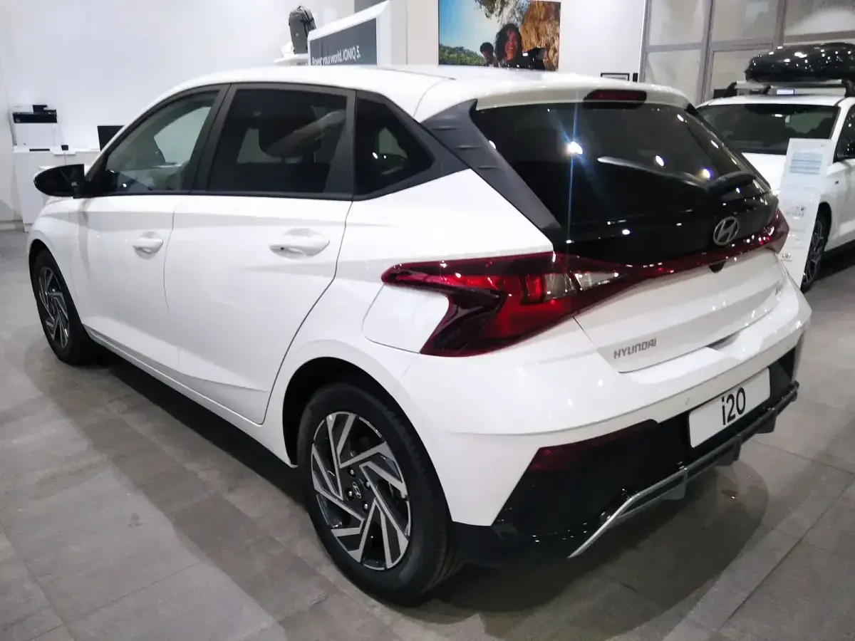 Nuevo Hyundai i20 100 CV (73 kW) 2025 Blanco Utilitario