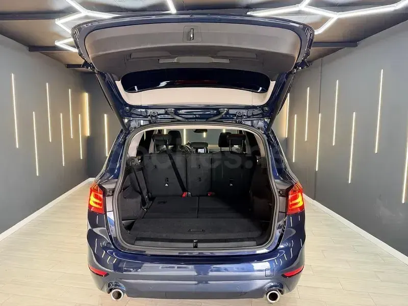 Usado BMW 218 Sport Line 150 CV (110 kW) 2018 Azul Familiar