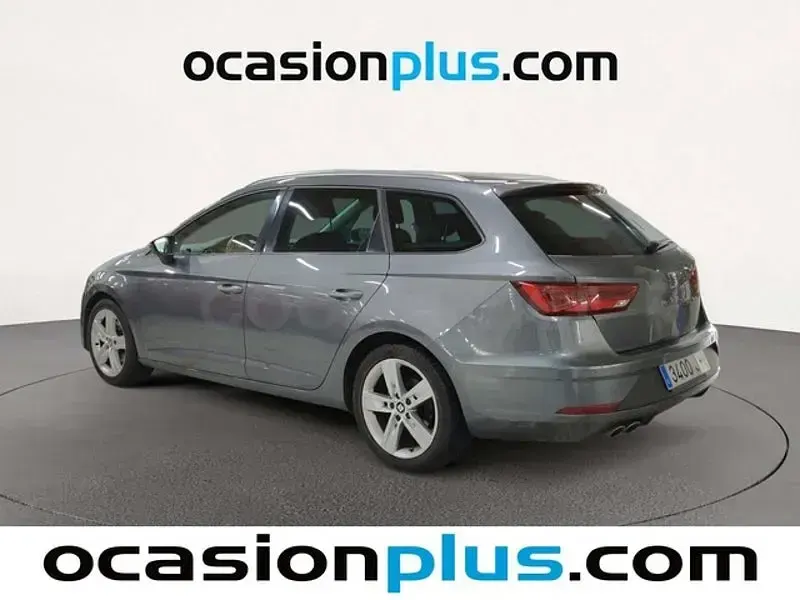 Usado Seat Leon FR 150 CV (110 kW) 2017 Gris / plata Familiar