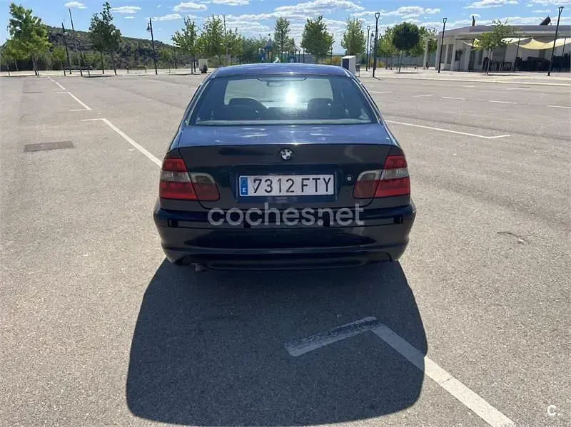 Usado BMW 320 150 CV (110 kW) 2004 Azul Berlina