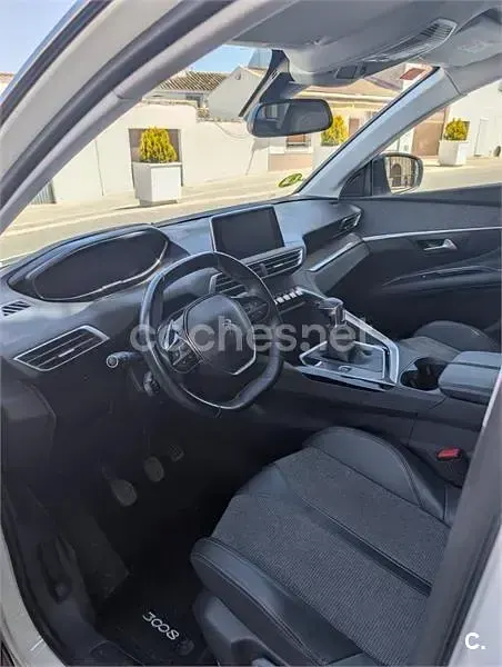 Usado Peugeot 3008 Allure 130 CV (95 kW) 2019 Blanco SUV