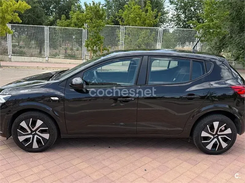 Usado Dacia Sandero Expression 101 CV (74 kW) 2024 Negro Berlina