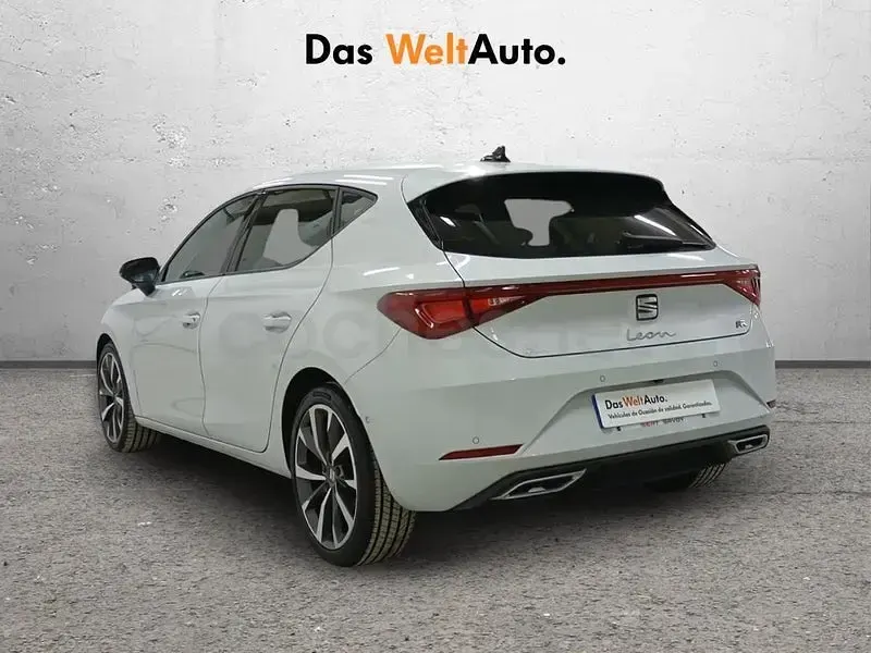 Usado Seat Leon FR 150 CV (110 kW) 2021 Blanco Berlina