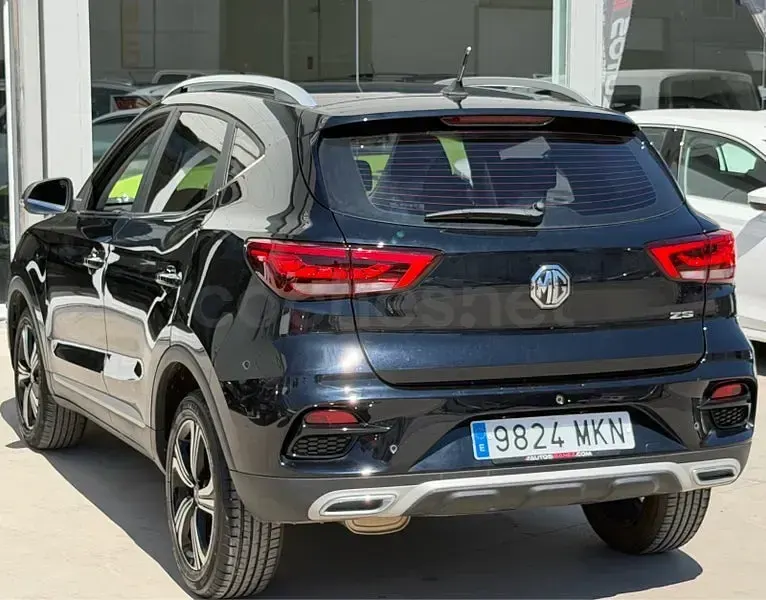 Usado MG ZS Luxury 106 CV (77 kW) 2023 Negro SUV