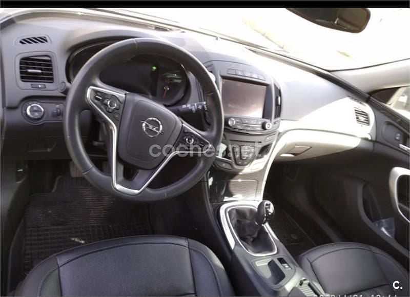 Usado Opel Insignia Excellence 140 HP (102 kW) 2017 Cinzento Sedan
