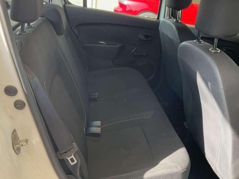 Usado Dacia Sandero Ambiance 75 CV (55 kW) 2017 Blanco Utilitario