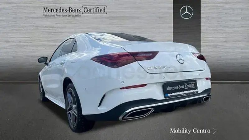 Usado Mercedes CLA250e 218 CV (160 kW) 2024 Blanco Berlina