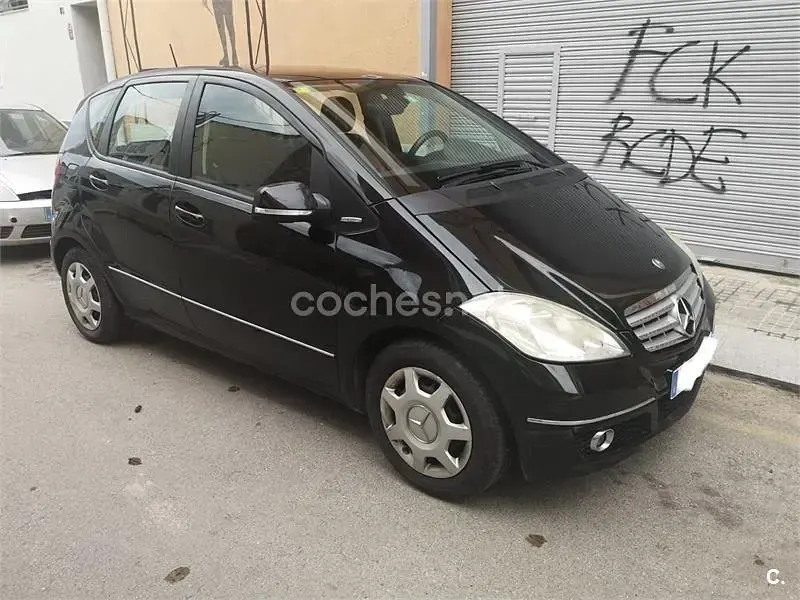 Usado Mercedes A180 116 CV (85 kW) 2009 Negro Monovolumen