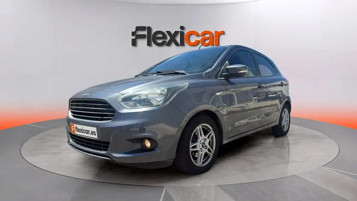 Usado Ford Ka Plus Ultimate 86 CV (63 kW) 2017 Gris Utilitario