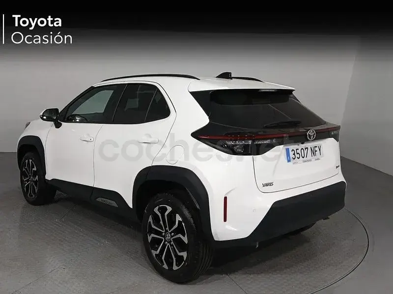 Usado Toyota Yaris Cross Active 130 CV (95 kW) 2025 Blanco SUV