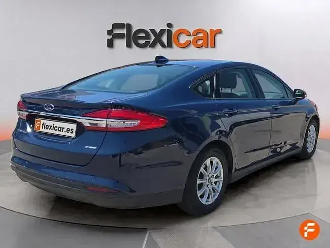 Usado Ford Mondeo Trend 187 CV (137 kW) 2021 Azul Berlina