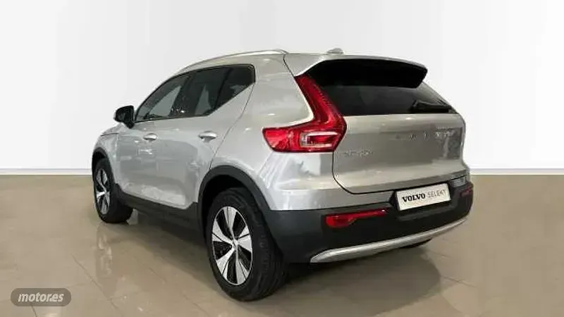 Nuevo Volvo XC40 Core 2026 Plateado SUV