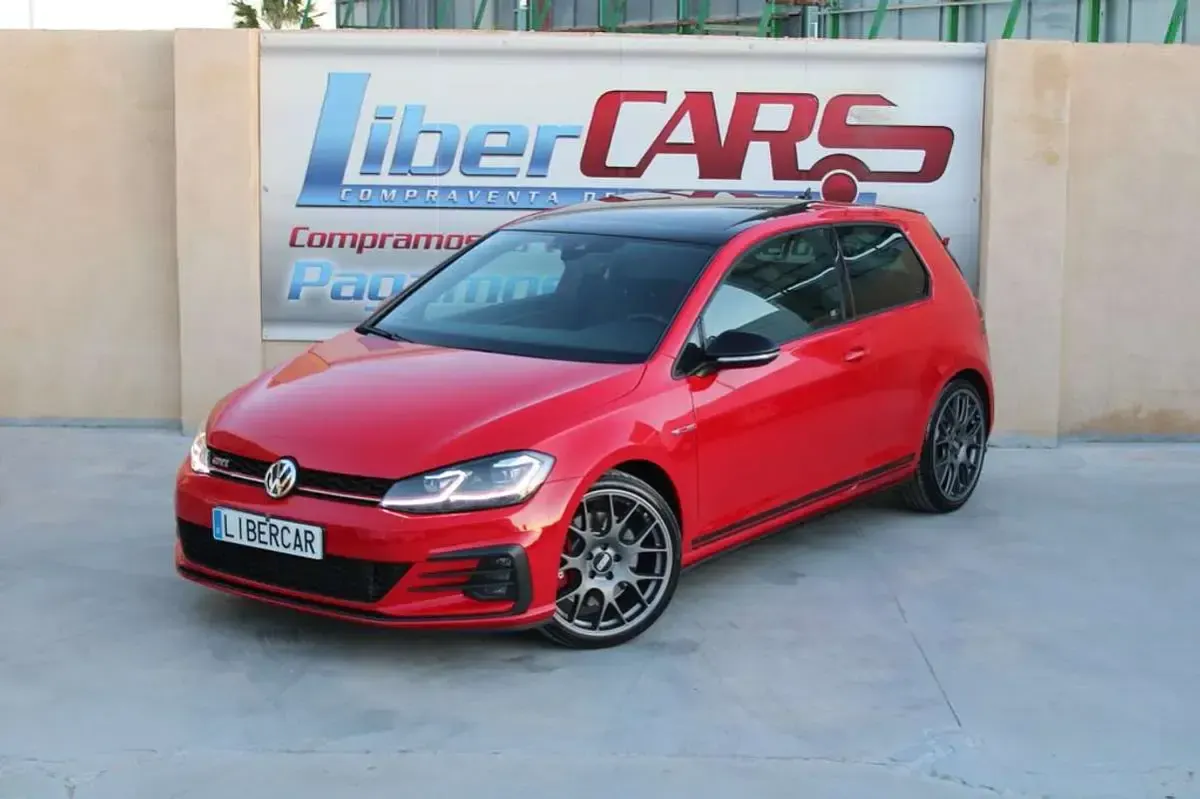 Usado VW Golf VII GTI 245 CV (180 kW) 2019 Rojo Utilitario