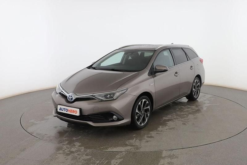 Usado Toyota Auris Touring Sports 136 CV (100 kW) 2016 Beige Familiar