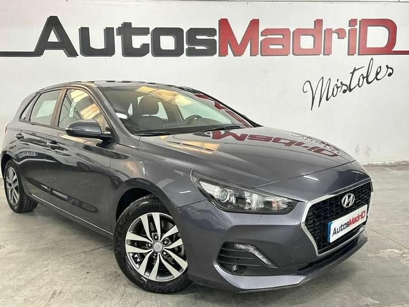 Gris Usado 2019 Hyundai i30 Berlina | 13.990 € (Buen precio) - Imagen 1/4