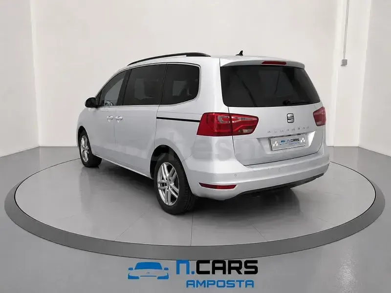 Usado Seat Alhambra Style 140 CV (102 kW) 2013 Gris / plata Monovolumen