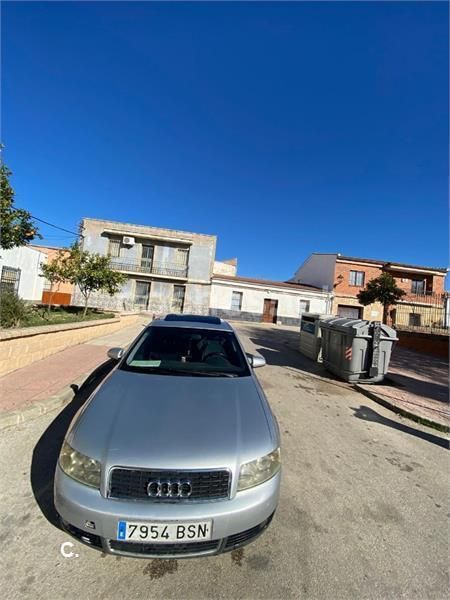 Gris / plata Usado 2002 Audi A4 Berlina | 2800 € (Precio justo) - Imagen 1/4