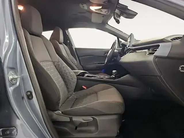 Usado Toyota C-HR Advance 122 CV (89 kW) 2021 Gris SUV