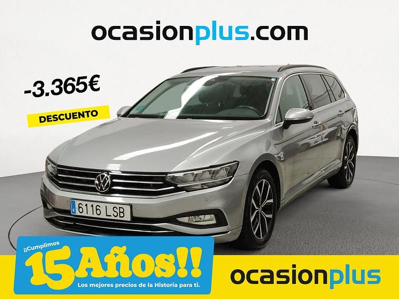 Gris / plata Usado 2021 VW Passat Executive Familiar | 24.890 € (Un poco caro) - Imagen 1/4