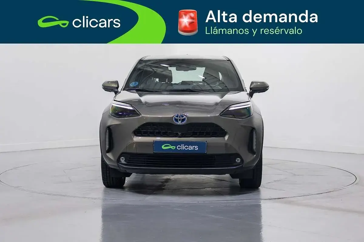 Usado Toyota Yaris Cross Business Edition 91 CV (66 kW) 2022 Gris SUV
