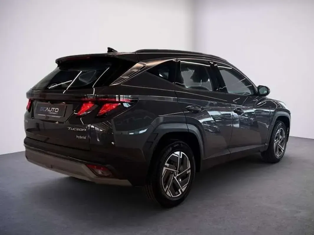 Usado Hyundai Tucson 215 CV (158 kW) 2025 Gris SUV