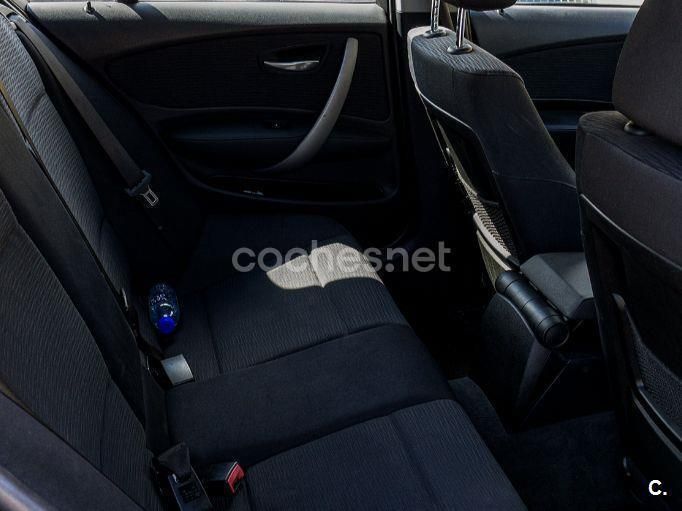 Usado BMW 118 143 CV (105 kW) 2008 Negro Utilitario