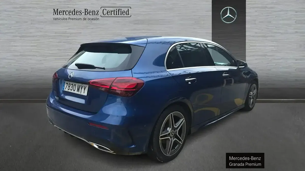 Brugt Mercedes A180 AMG line 136 HK (100 kW) 2025 Blå Sedan