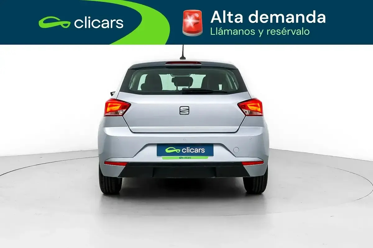 Usado Seat Ibiza Reference 80 CV (58 kW) 2020 Gris Utilitario