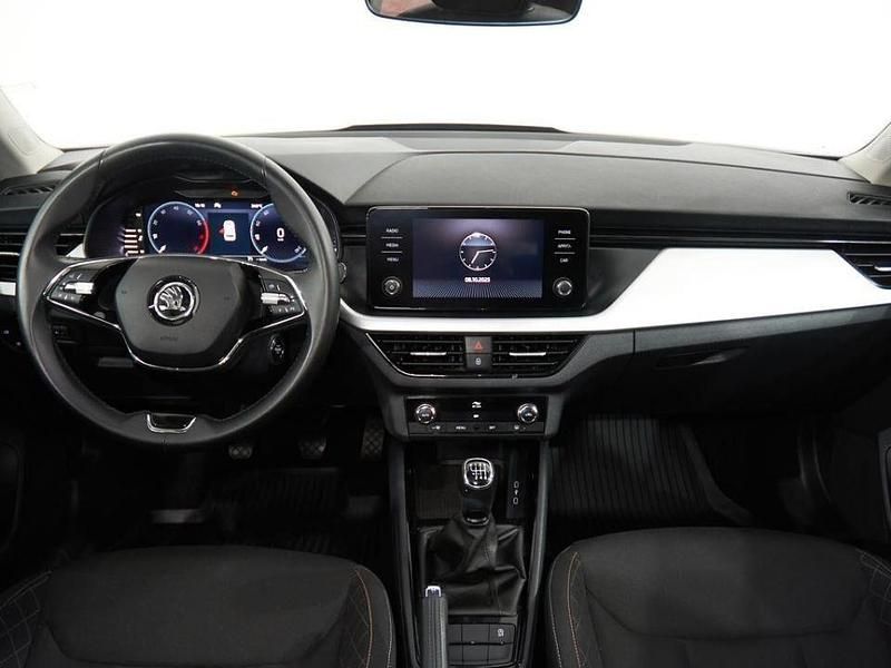 Usado Skoda Kamiq Ambition 110 CV (80 kW) 2022 Azul SUV