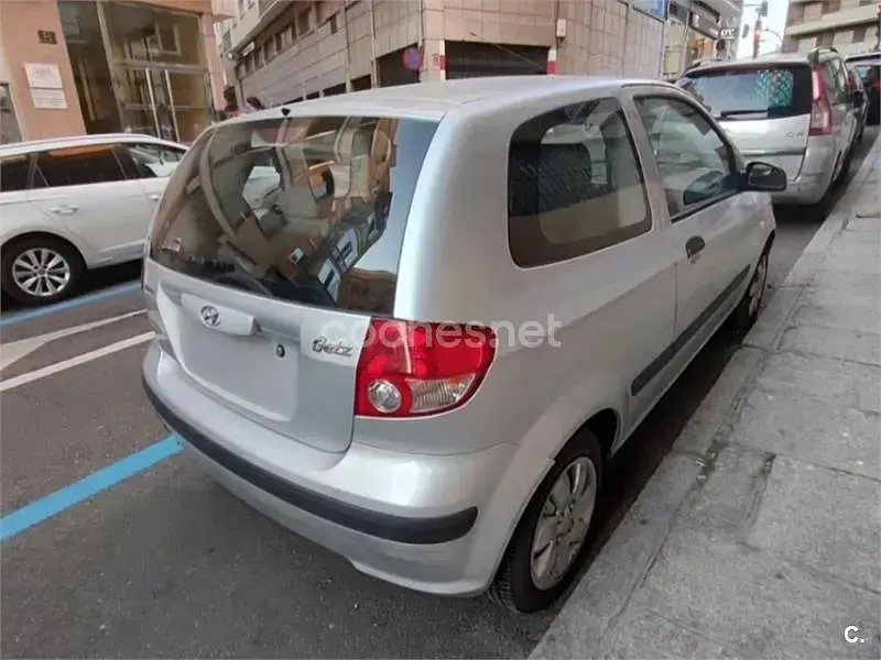 Usado Hyundai Getz 63 CV (46 kW) 2005 Gris / plata Utilitario