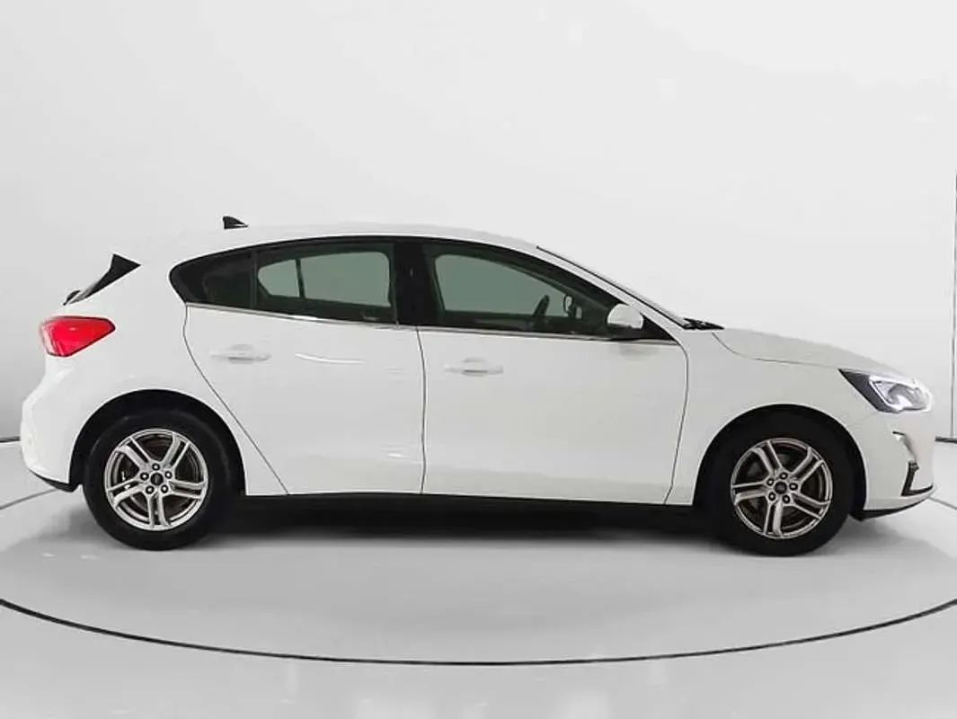 Usado Ford Focus Trend+ 120 CV (88 kW) 2022 Blanco Utilitario