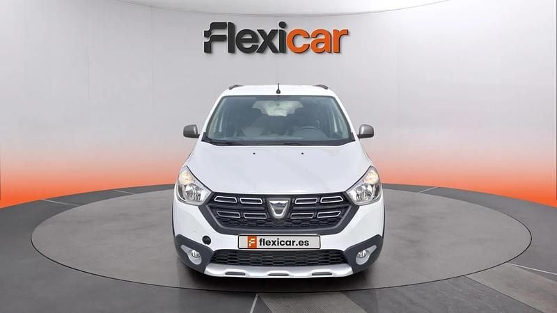 Usado Dacia Lodgy Comfort 116 CV (85 kW) 2022 Blanco Monovolumen