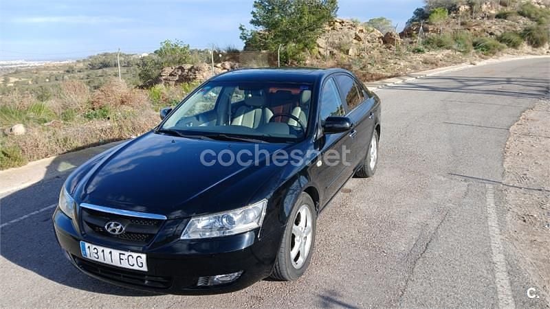 Usado Hyundai Sonata Style 140 CV (102 kW) 2006 Negro Berlina
