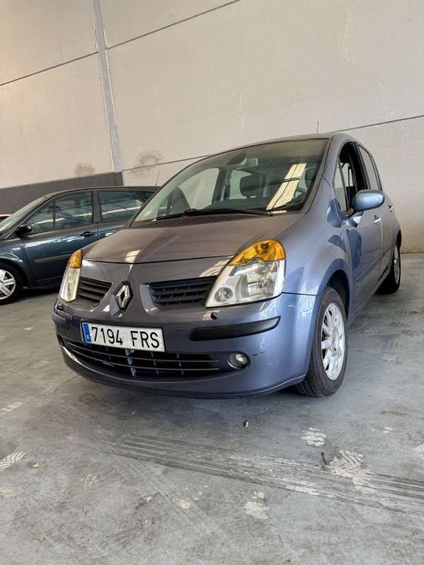 Gris Usado 2007 Renault Modus Dynamique Monovolumen | 3700 € - Imagen 1/4