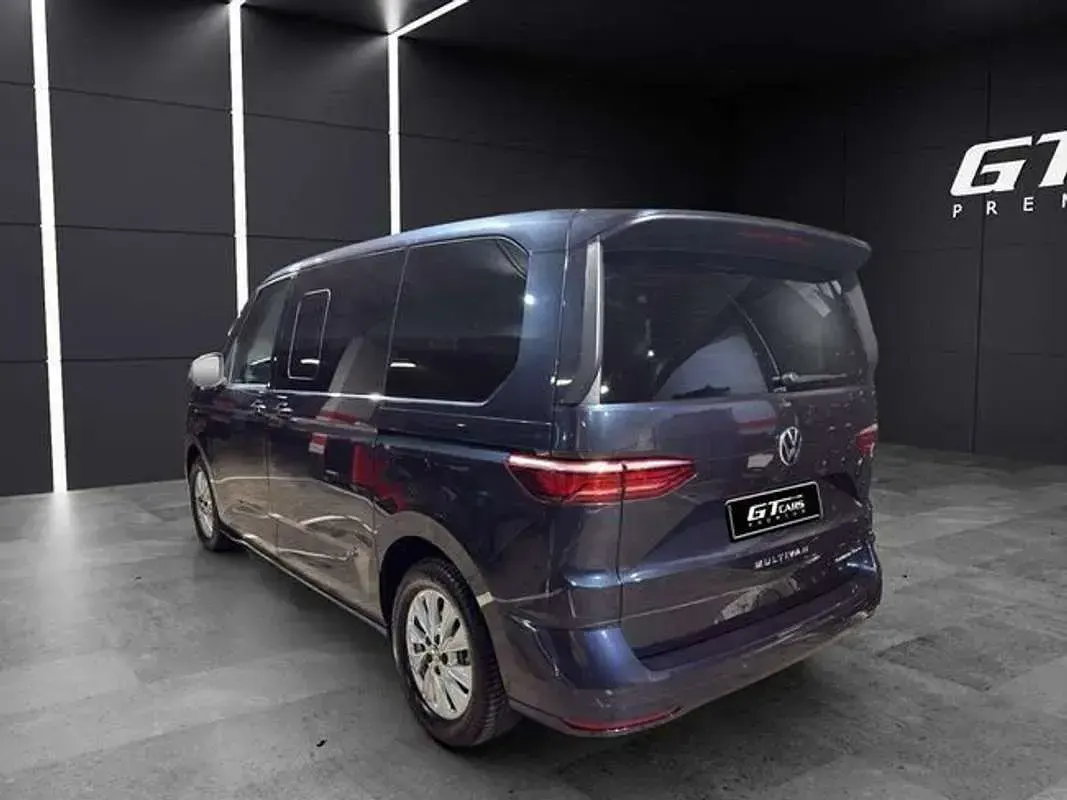 Usado VW Multivan 177 CV (130 kW) 2025 Azul Monovolumen