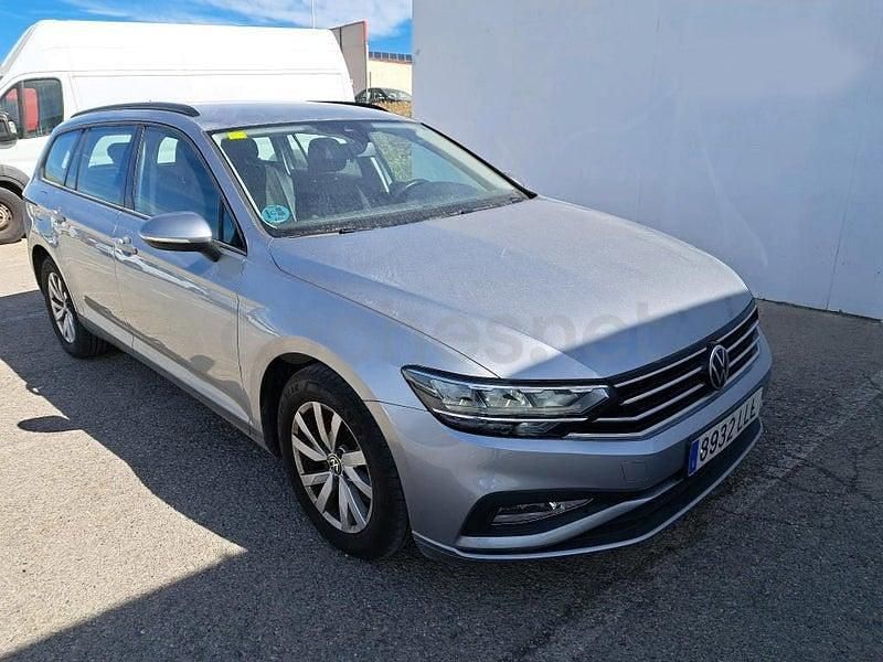 Usado VW Passat 150 HP (110 kW) 2021 Cinzento Carrinha