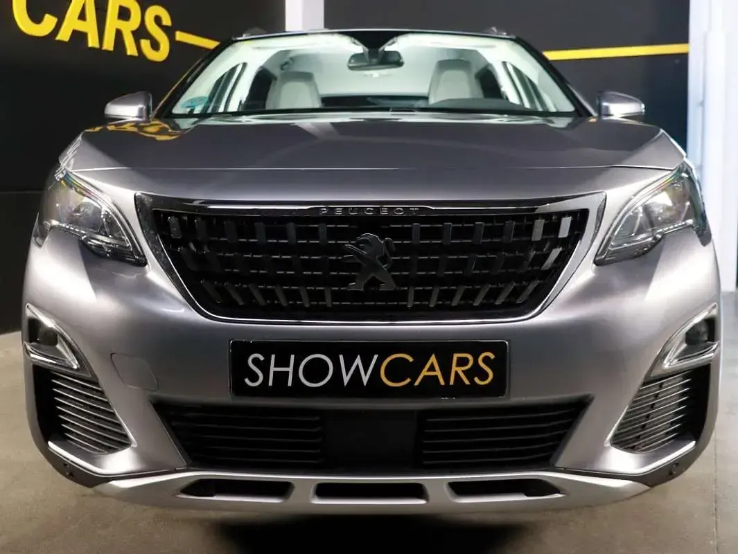 Usado Peugeot 3008 Allure 131 CV (96 kW) 2021 Gris SUV