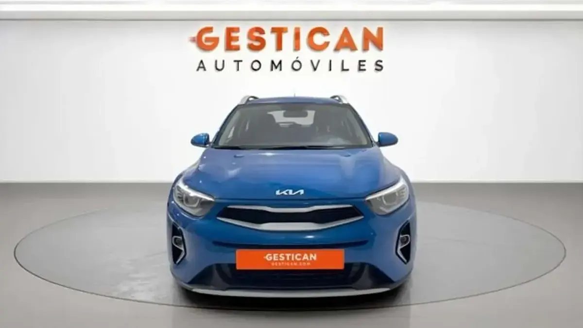 Usado Kia Stonic 100 CV (73 kW) 2022 Azul SUV