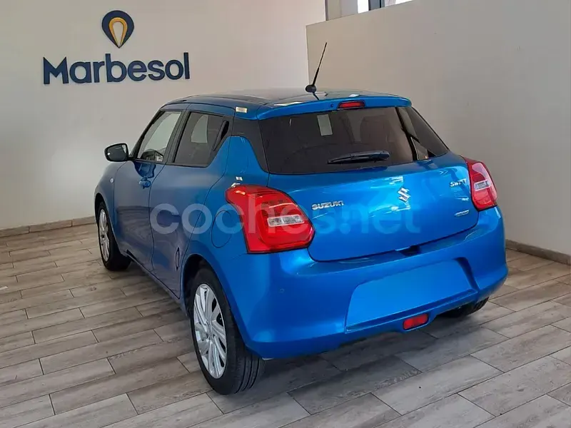 Usado Suzuki Swift 83 CV (61 kW) 2021 Azul Utilitario