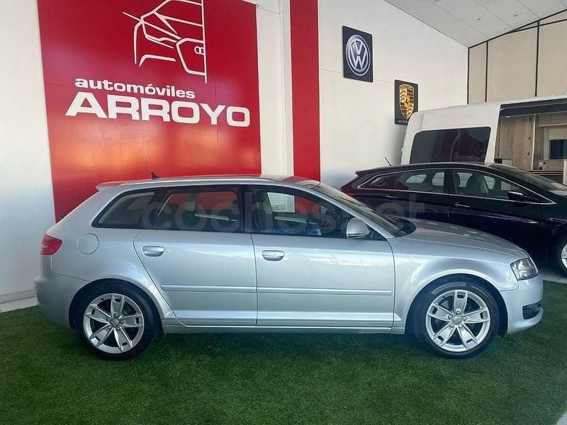 Usado Audi A3 Attraction 140 CV (102 kW) 2009 Gris / plata Utilitario